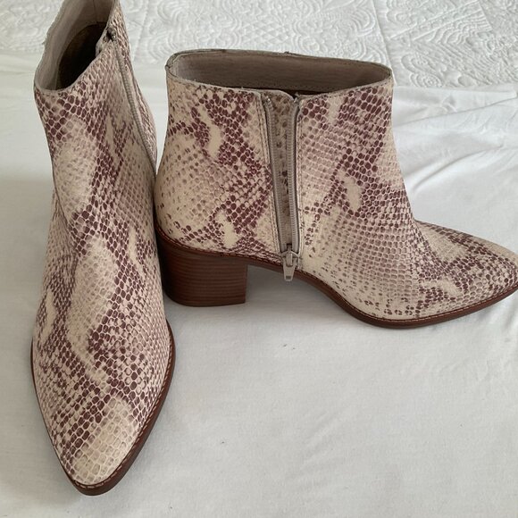 Seychelles "For the Occasion" Snakeskin print boots / Size 7.5 - Picture 1 of 10